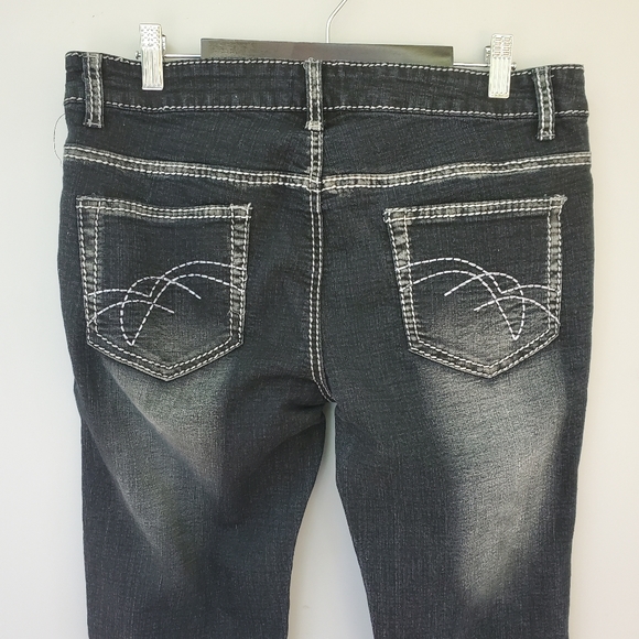 Black distressed Y& F jeans - Picture 8 of 9